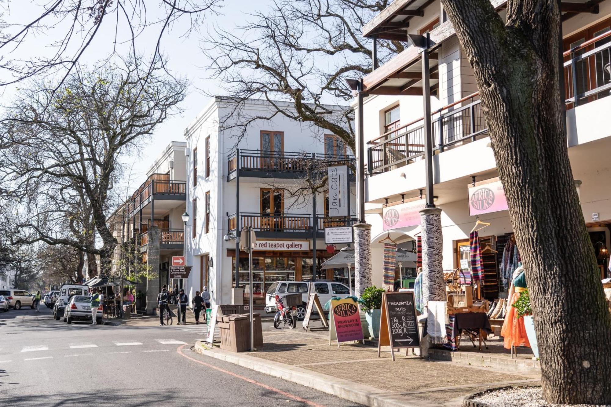 84 m2, 2 yatak odalı, 2 banyolu , Stellenbosch Central bölgesinde Dış mekan fotoğraf